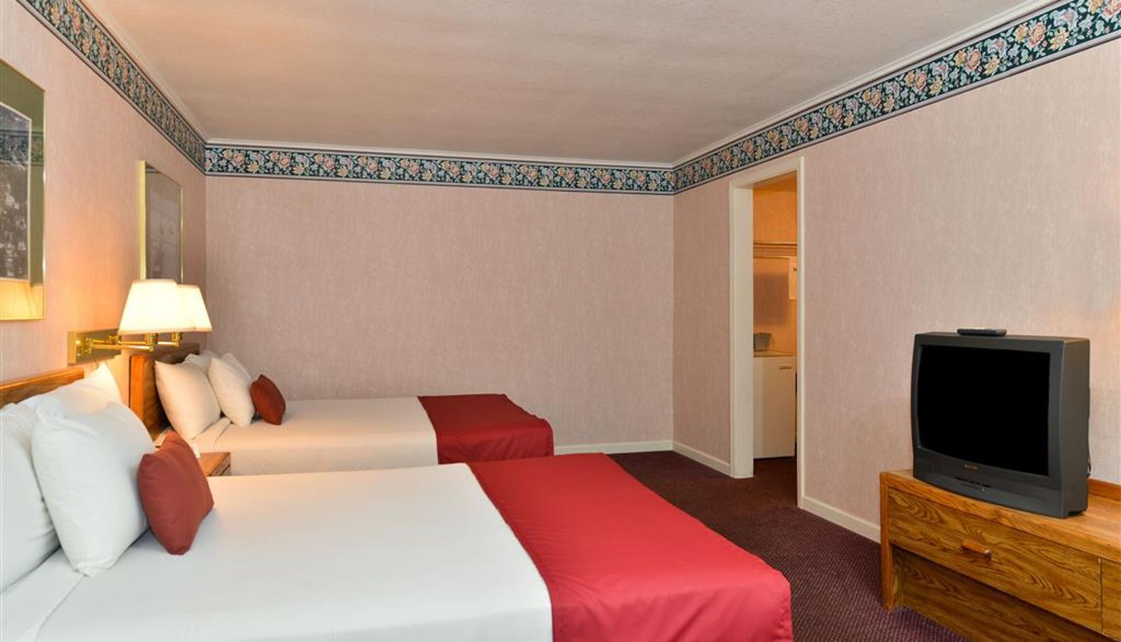 Quadruple room - Travelodge by Wyndham Mackinaw City
