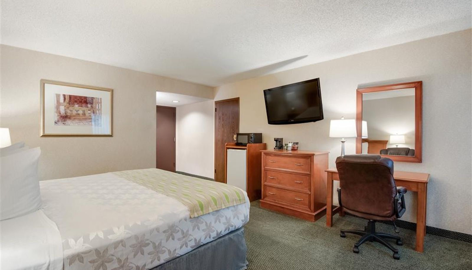 Zimmer - SureStay Plus by Best Western Reno Airport