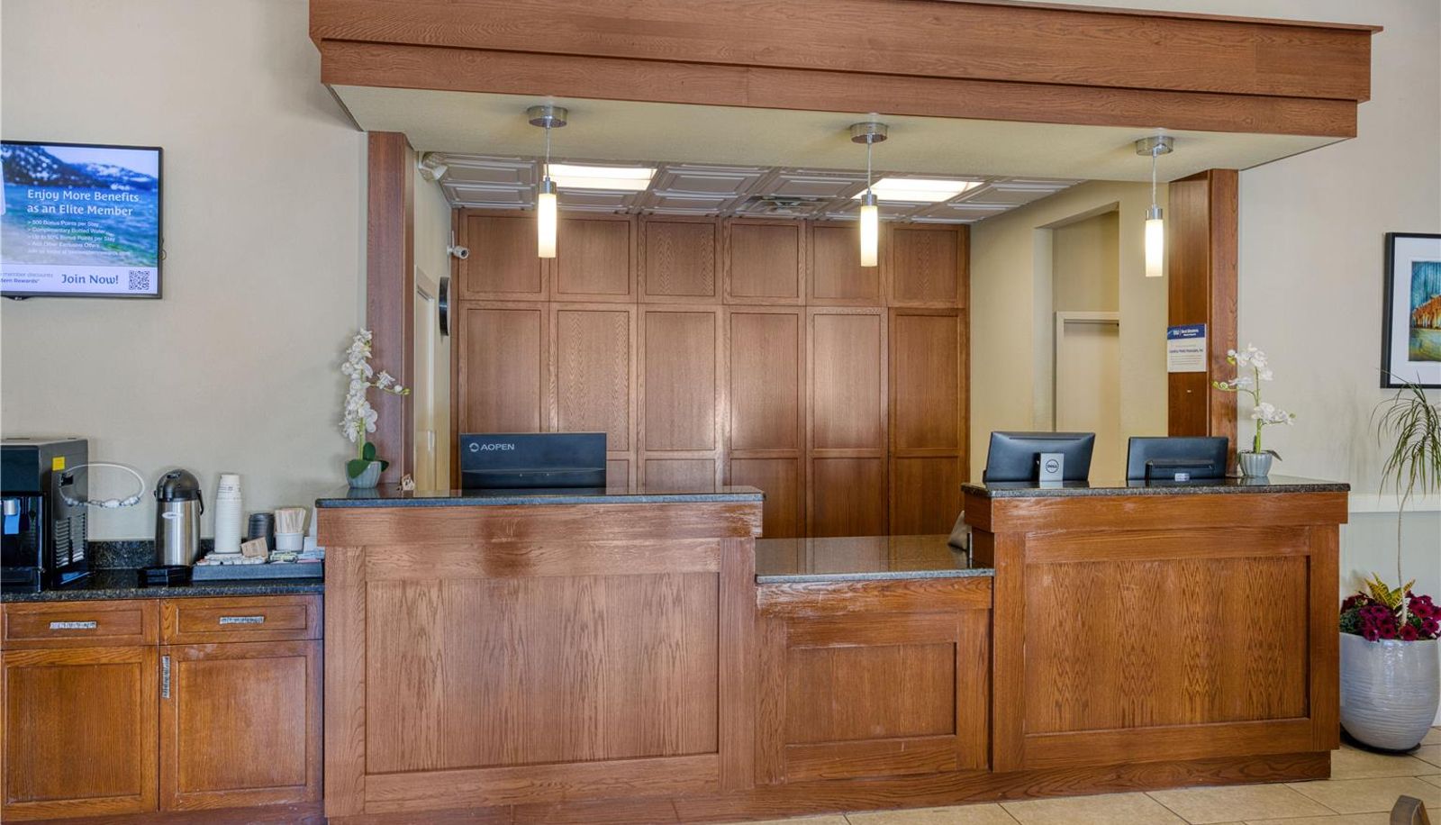 Lobby - Best Western Hendersonville Inn