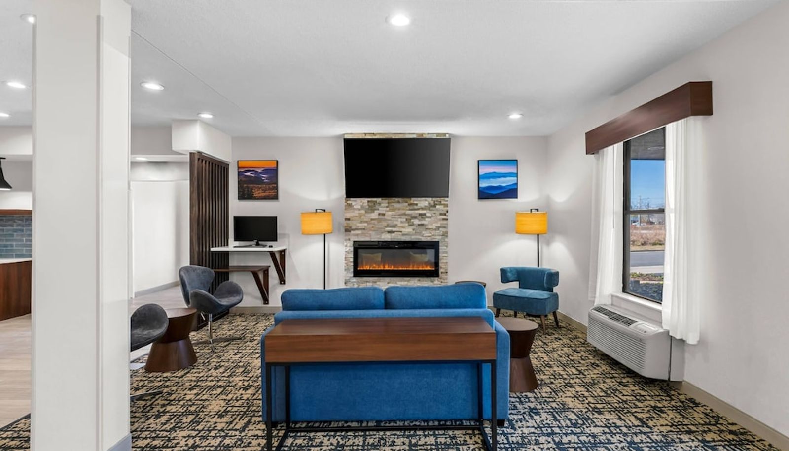 Hall - Clarion Pointe