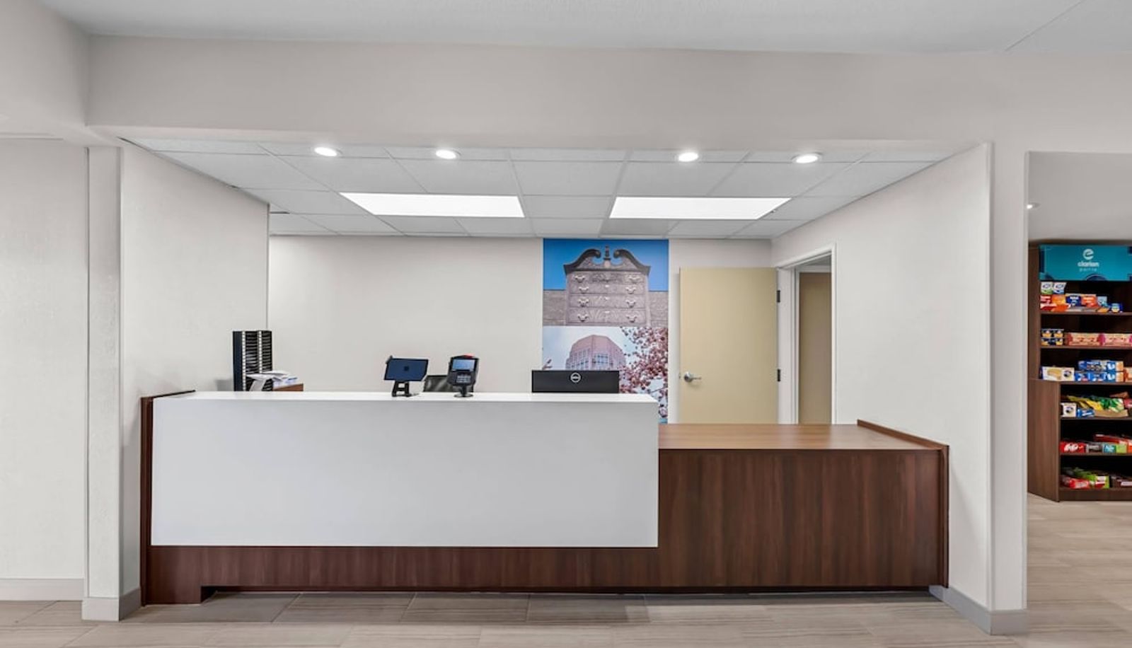 Lobby - Clarion Pointe