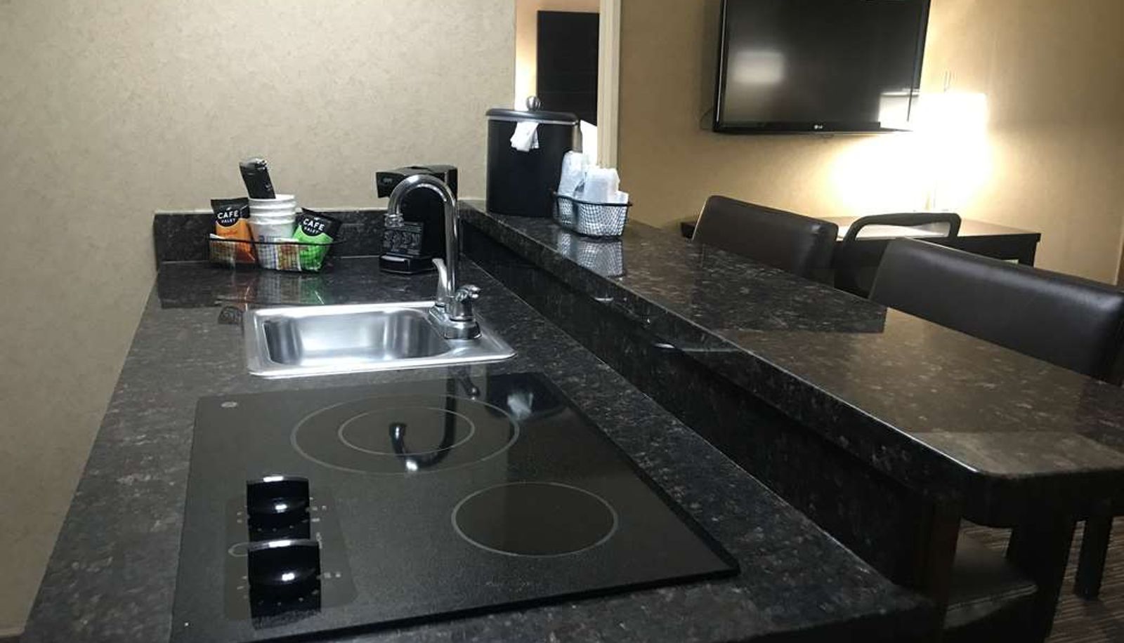 Camera - Best Western Yuma Mall Hotel & Suites