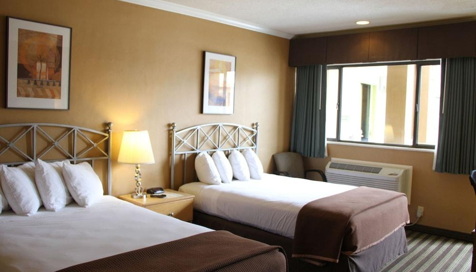 Room - CIVIC CENTER MOTOR INN