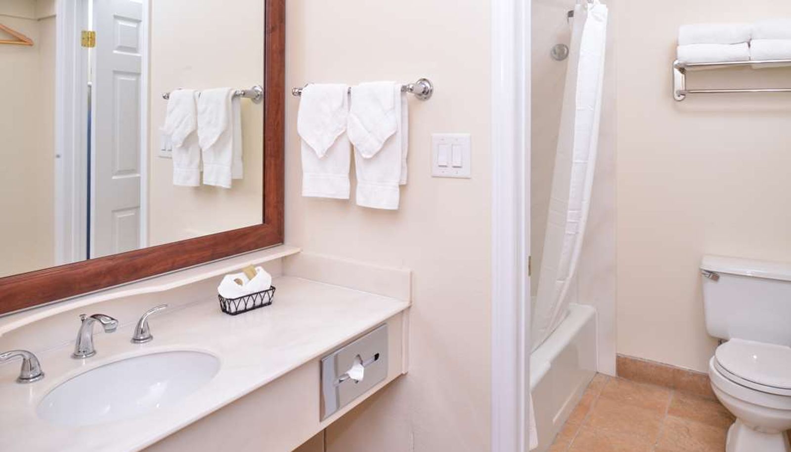 Room - Best Western Capistrano Inn