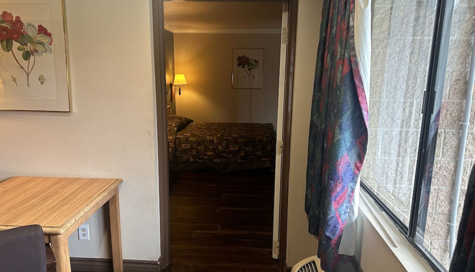 Suite - Palm Inn Hotel near Tyler Mall Riverside