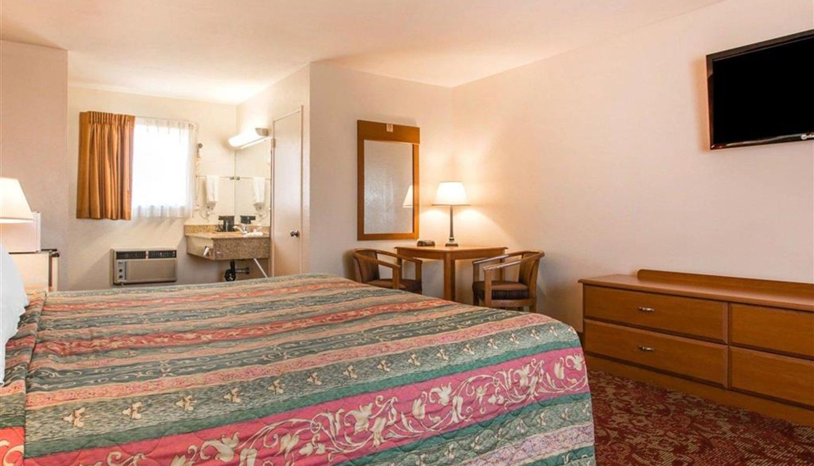 Room - Rodeway Inn Fallbrook Downtown