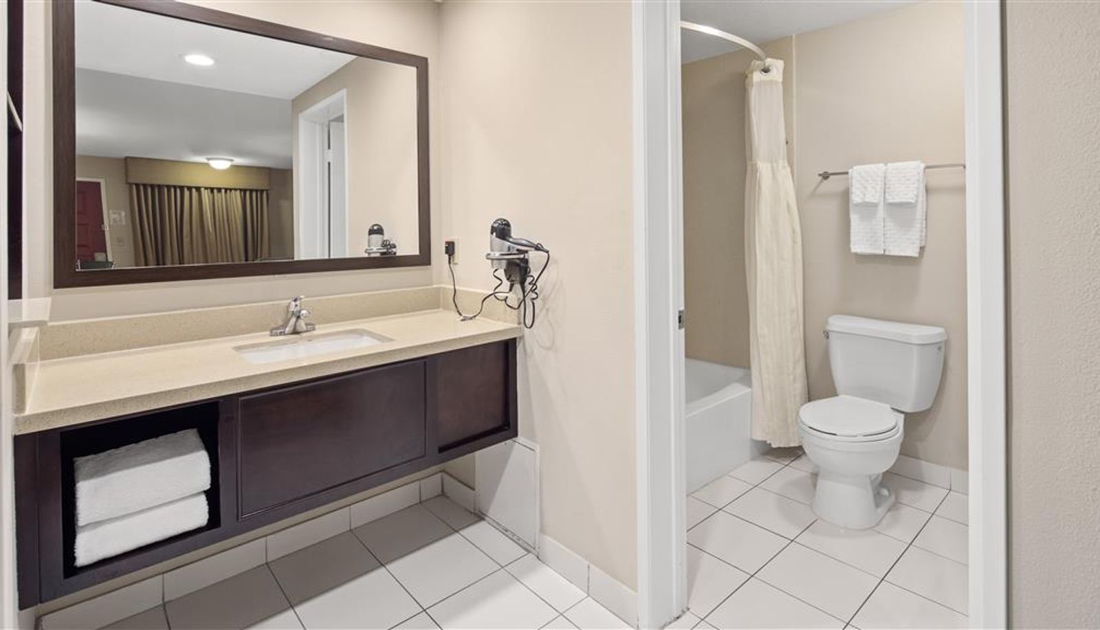Habitación - Best Western Pasadena Royale Inn & Suites