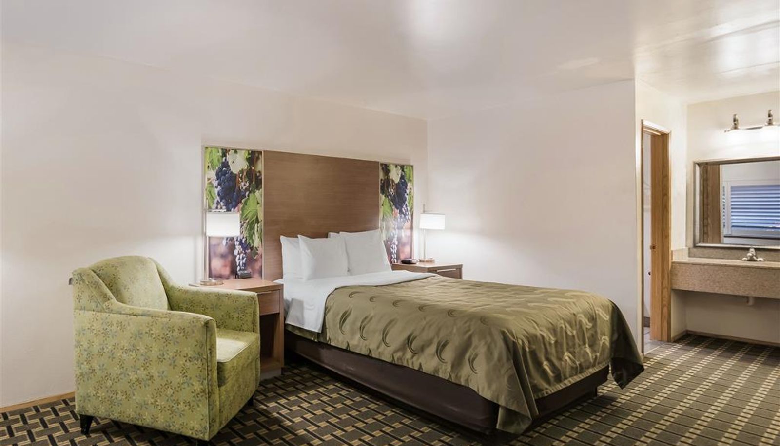 Room - Quality Inn Near Fort Hunter Liggett