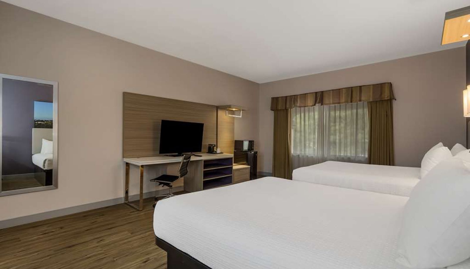 Room - Best Western Diamond Bar Hotel & Suites