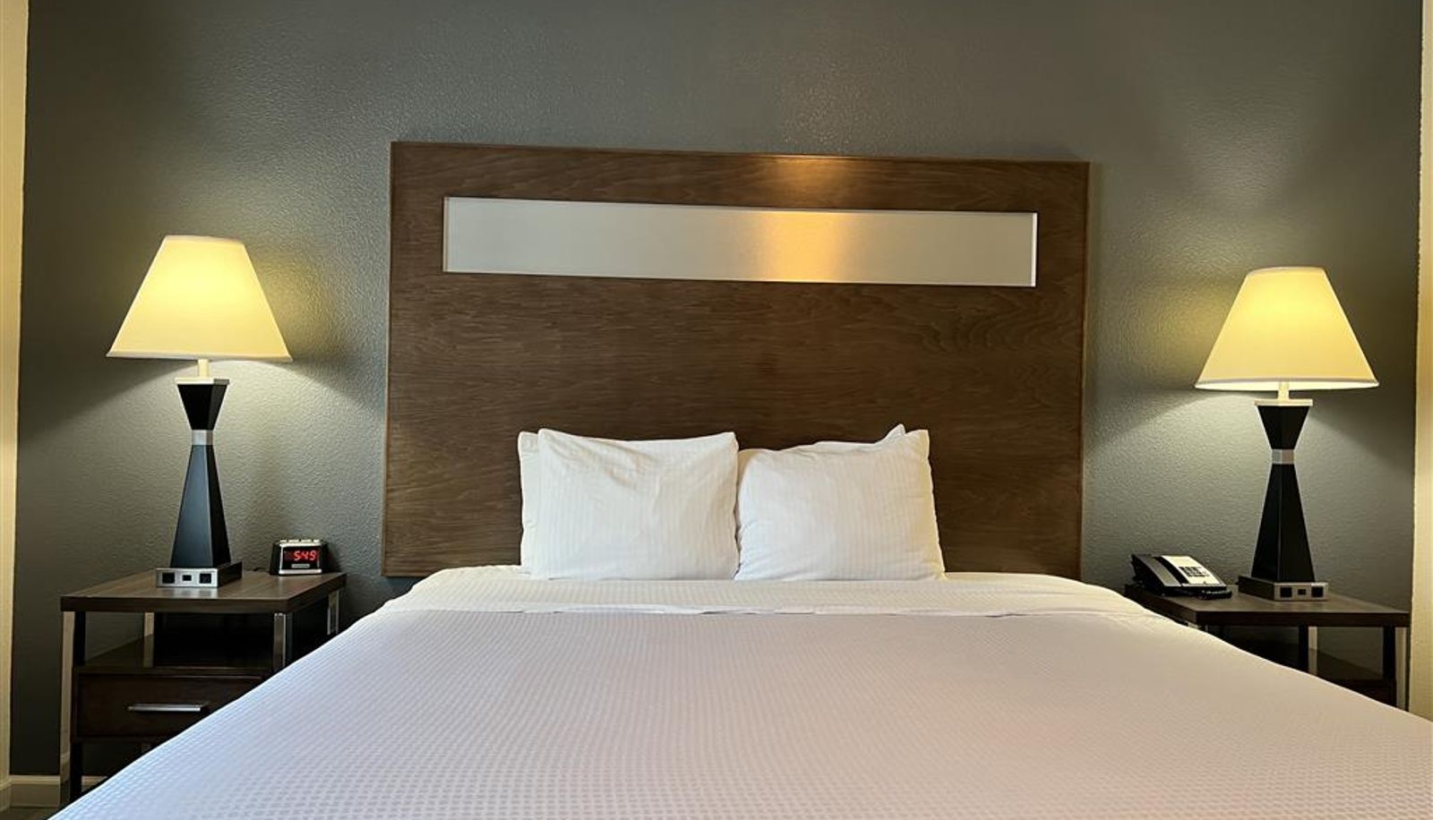 Room - Best Western Americana