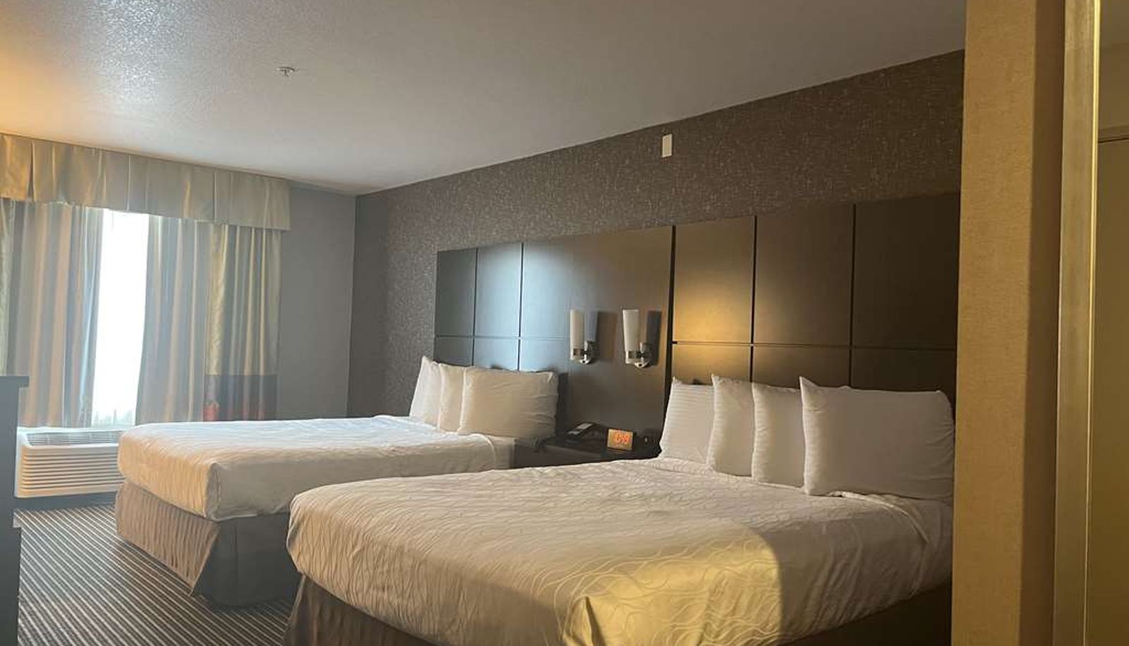 Quadrupla - Best Western Plus Rama Inn & Suites
