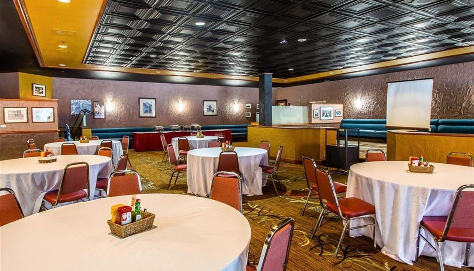 Conference room - Clarion Hotel and Conference Center