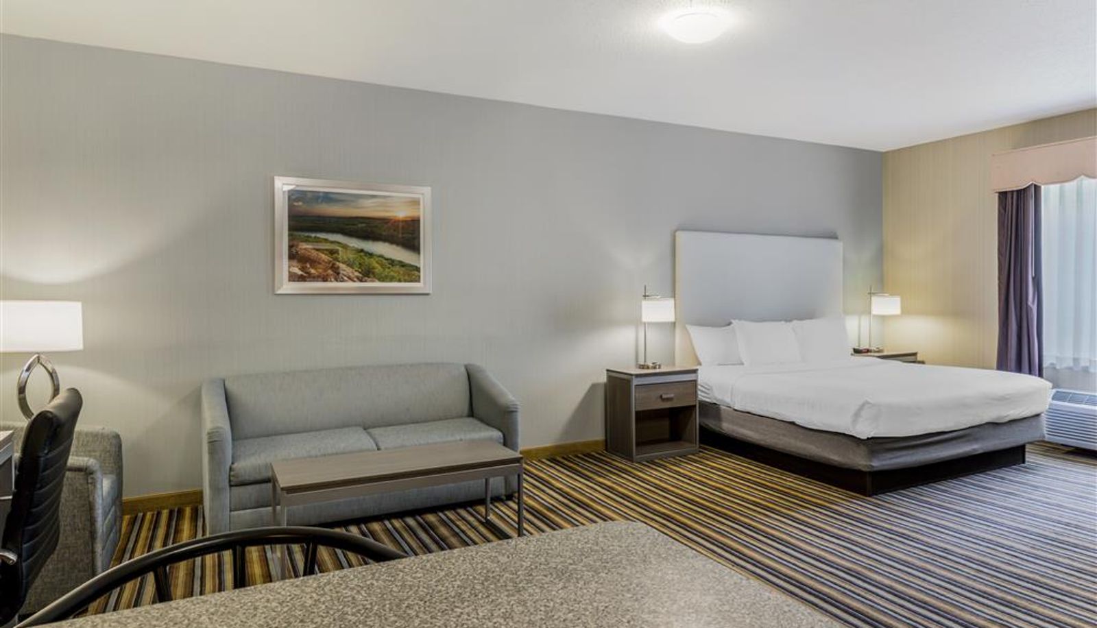 Room - Best Western Plus New England Inn & Suites