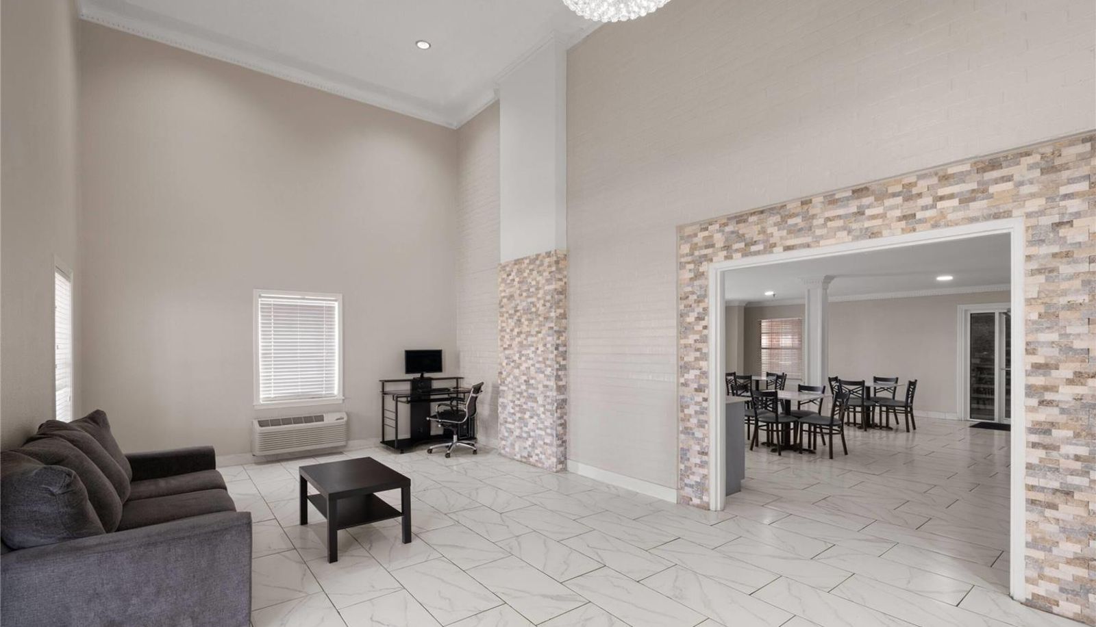 Hall - Super 8 by Wyndham Covington