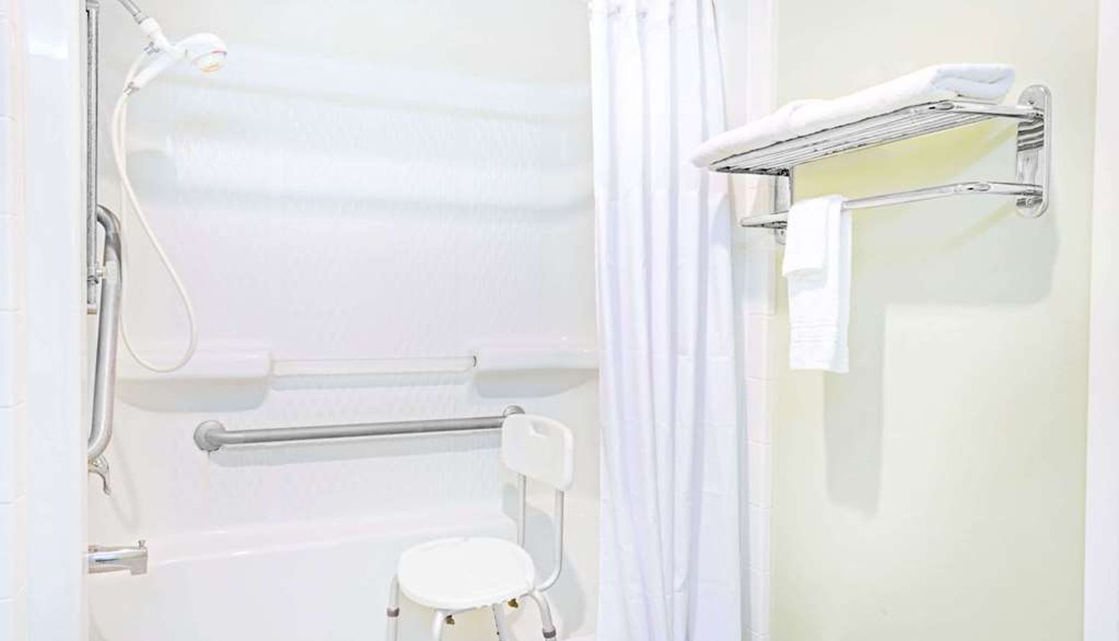 Room - Days Inn by Wyndham Kingsland GA