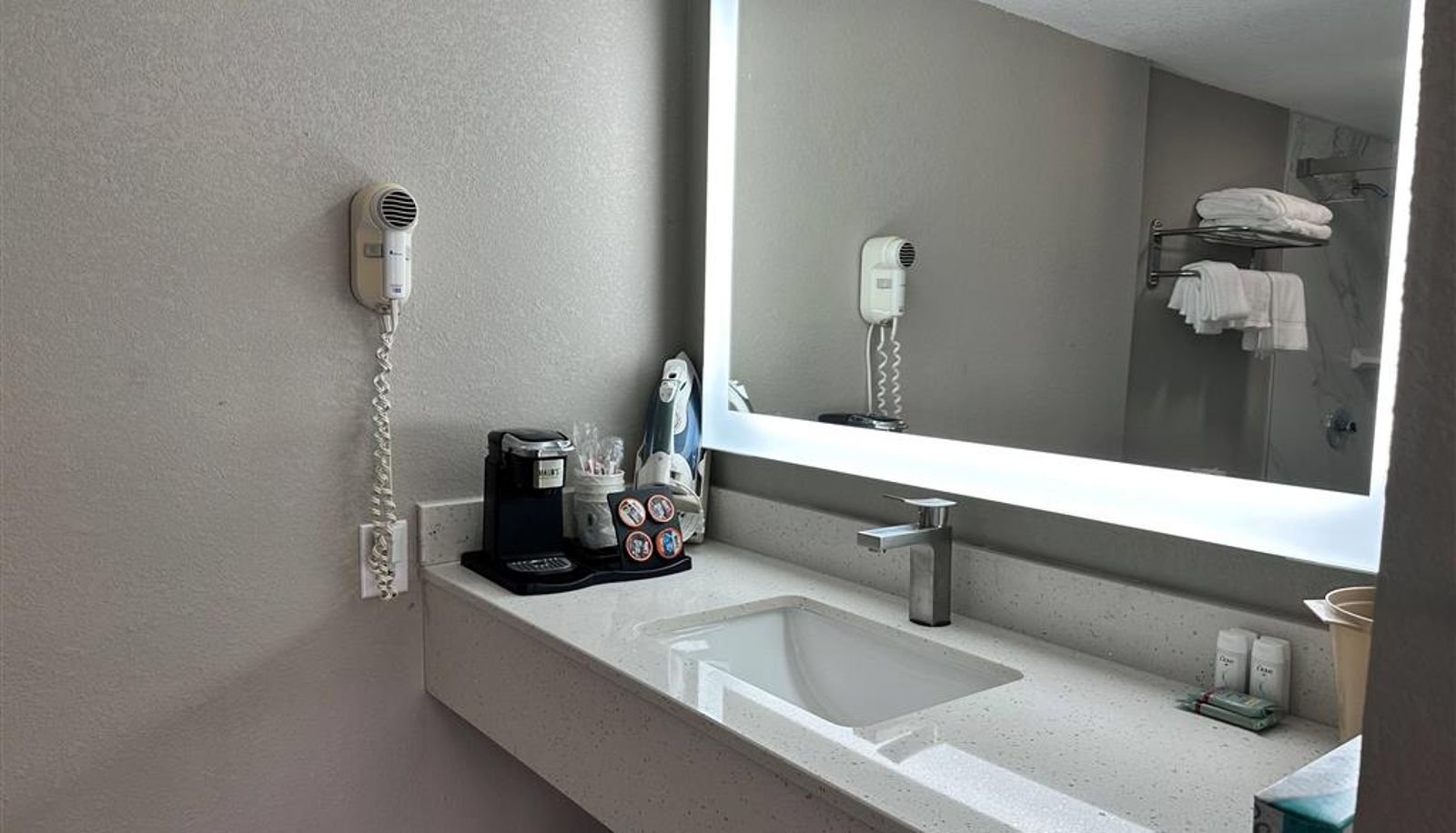 Zimmer - Ramada by Wyndham Cocoa