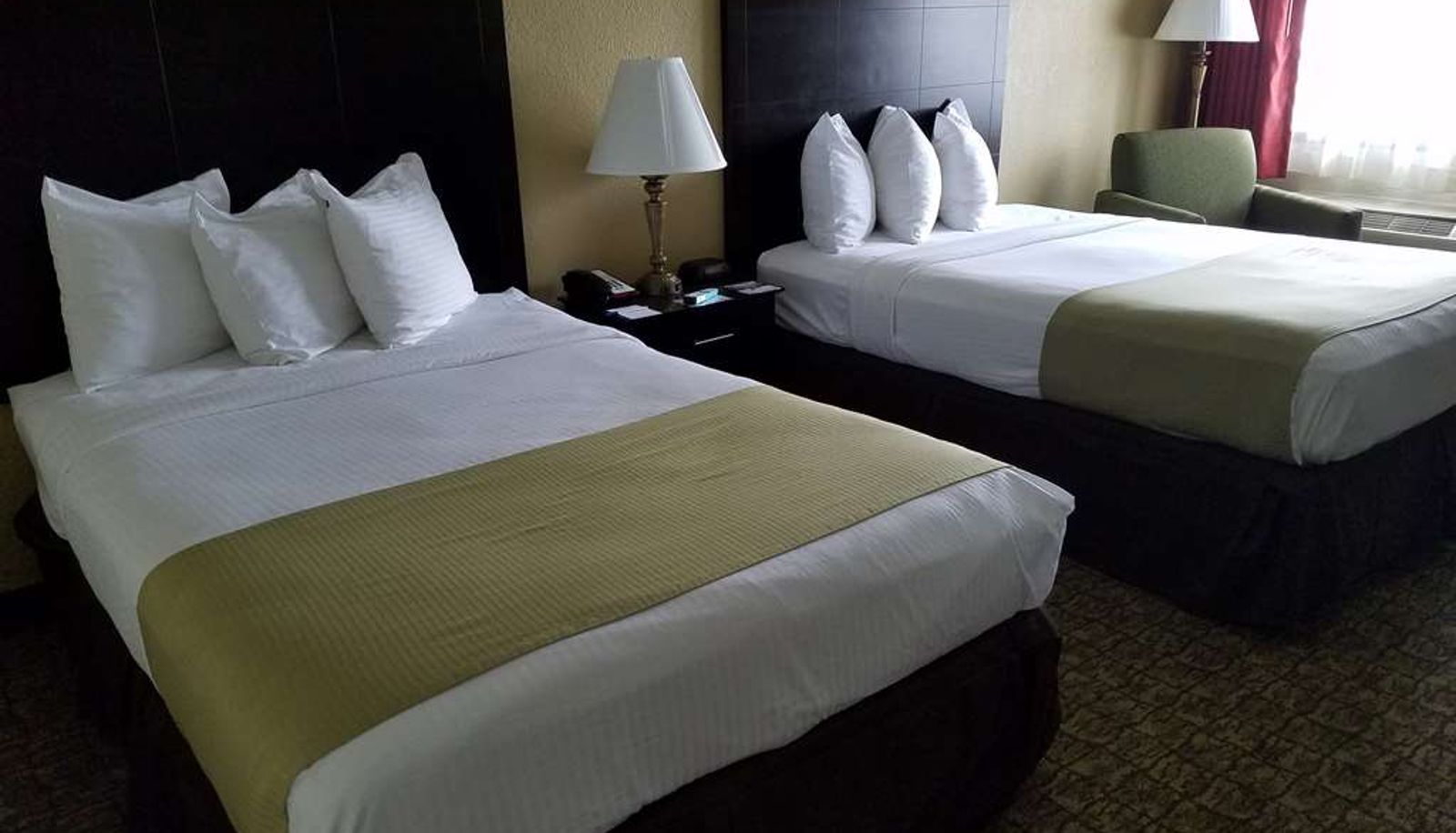 Chambre - Best Western Crossroads Inn