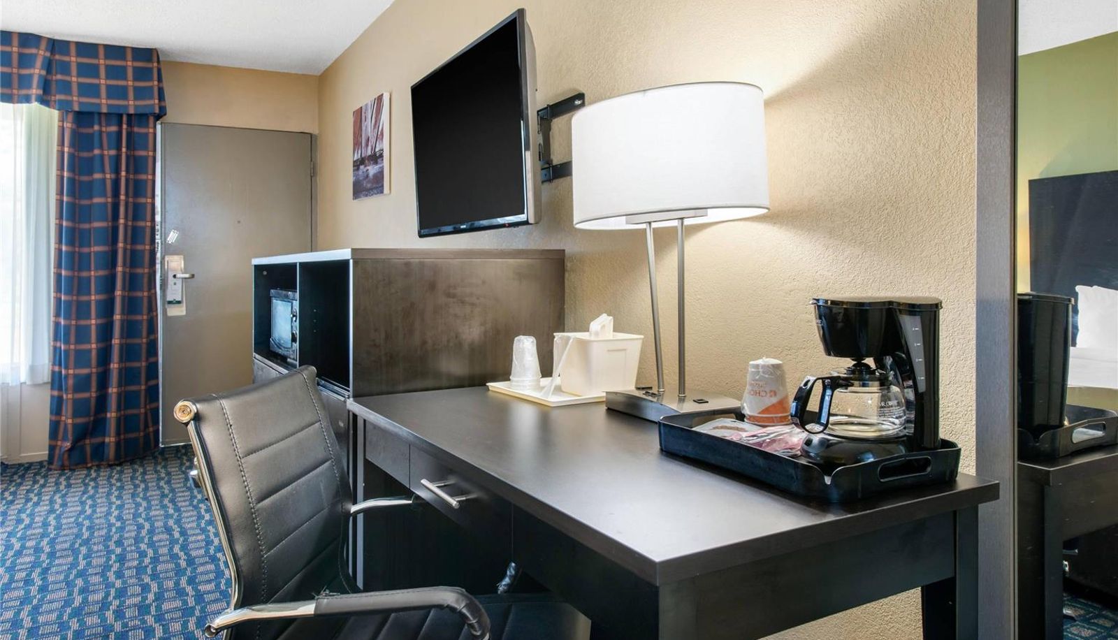 Zimmer - QUALITY INN AND SUITES AND CONFERENCE CE