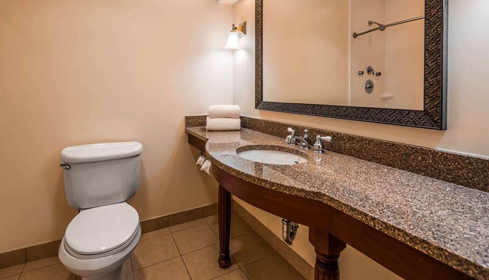 Junior Suite - Best Western Adams Inn Quincy-Boston