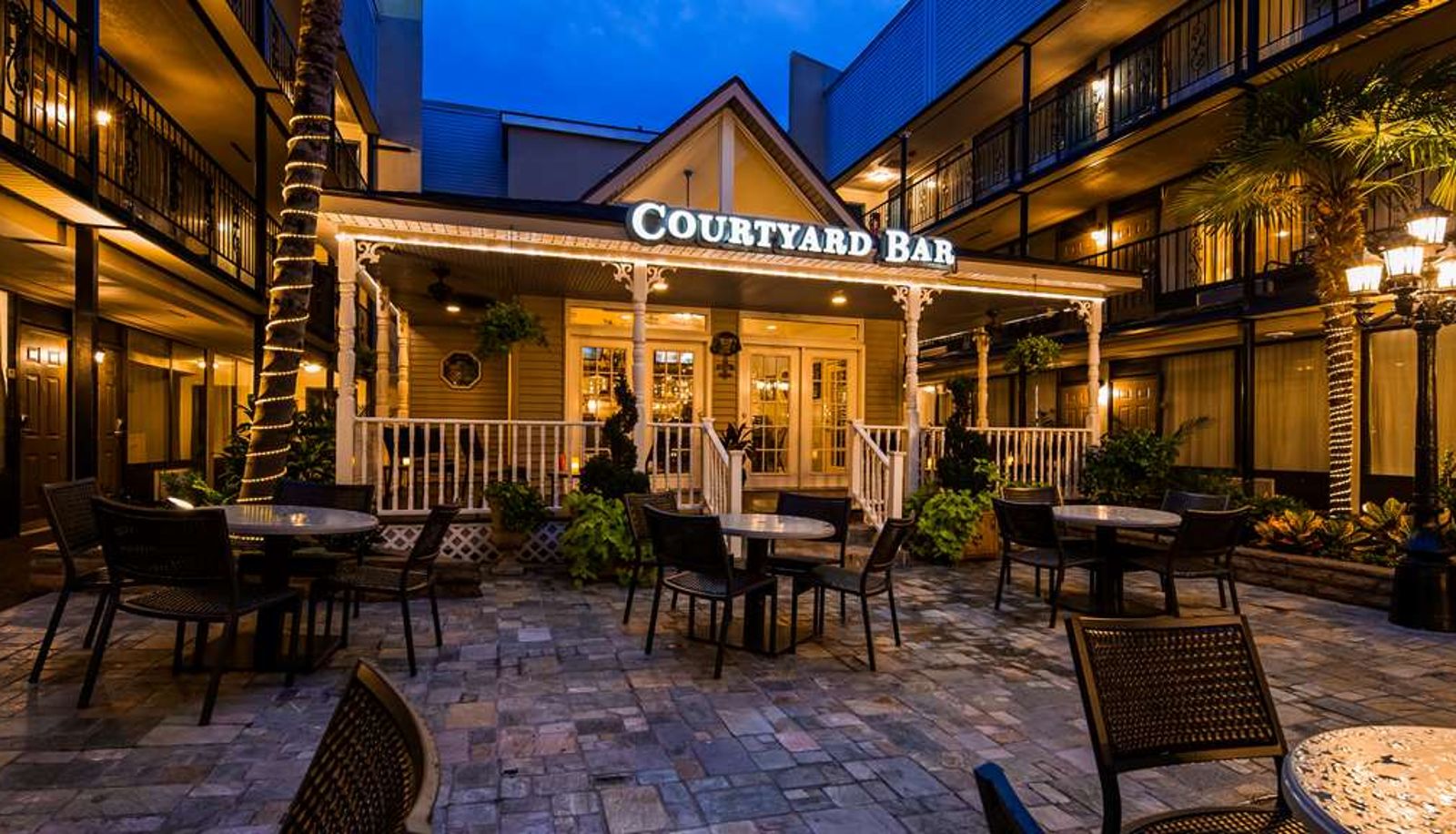 Bar - Best Western Plus Westbank