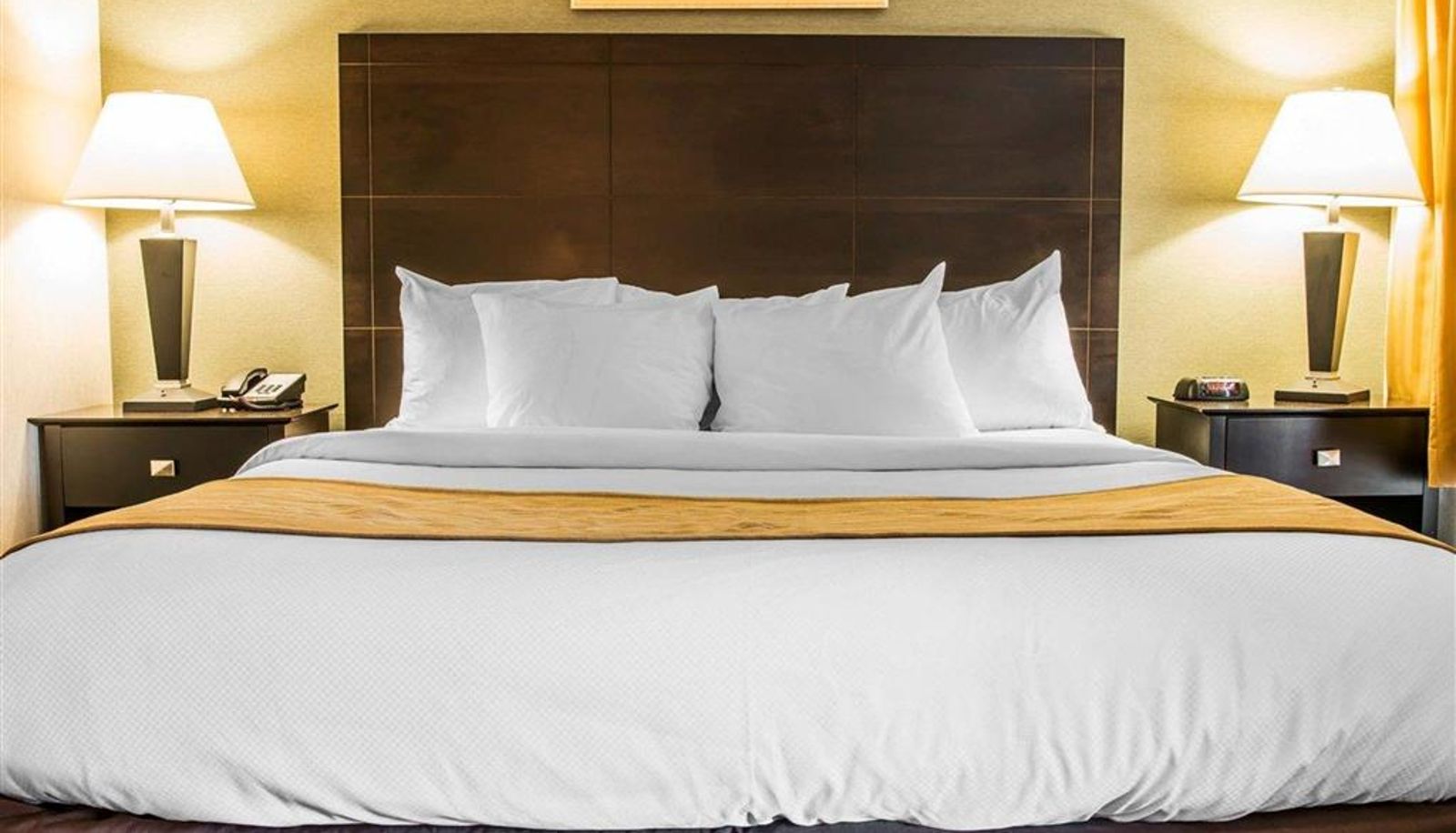 Zimmer - Comfort Inn Whitehall near Michigan's Adventure
