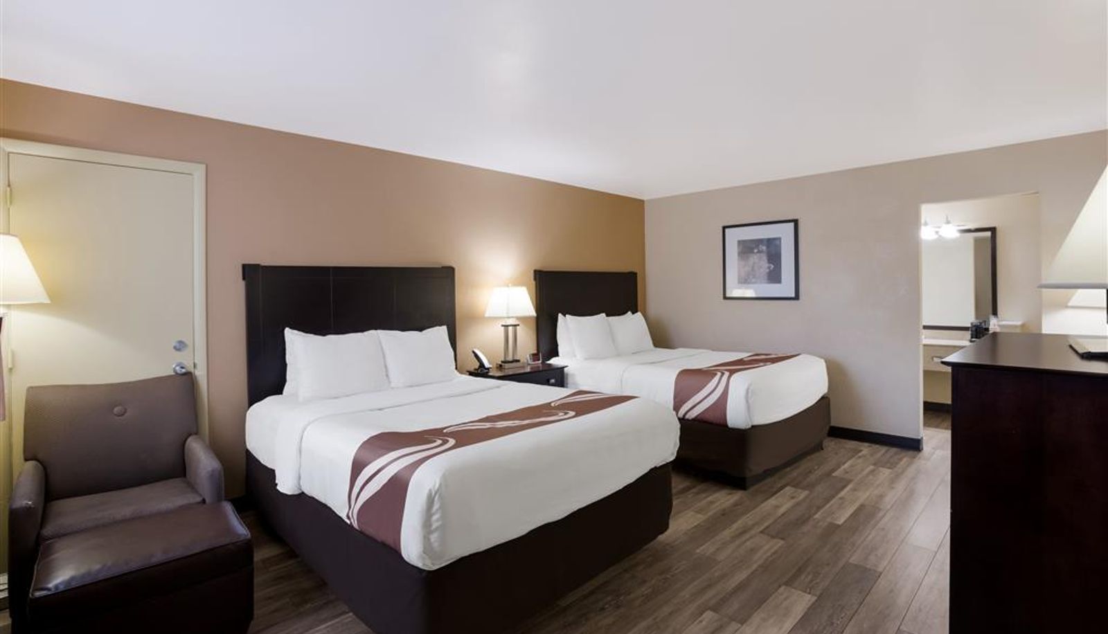 Room - Quality Inn & Suites Big Rapids near University