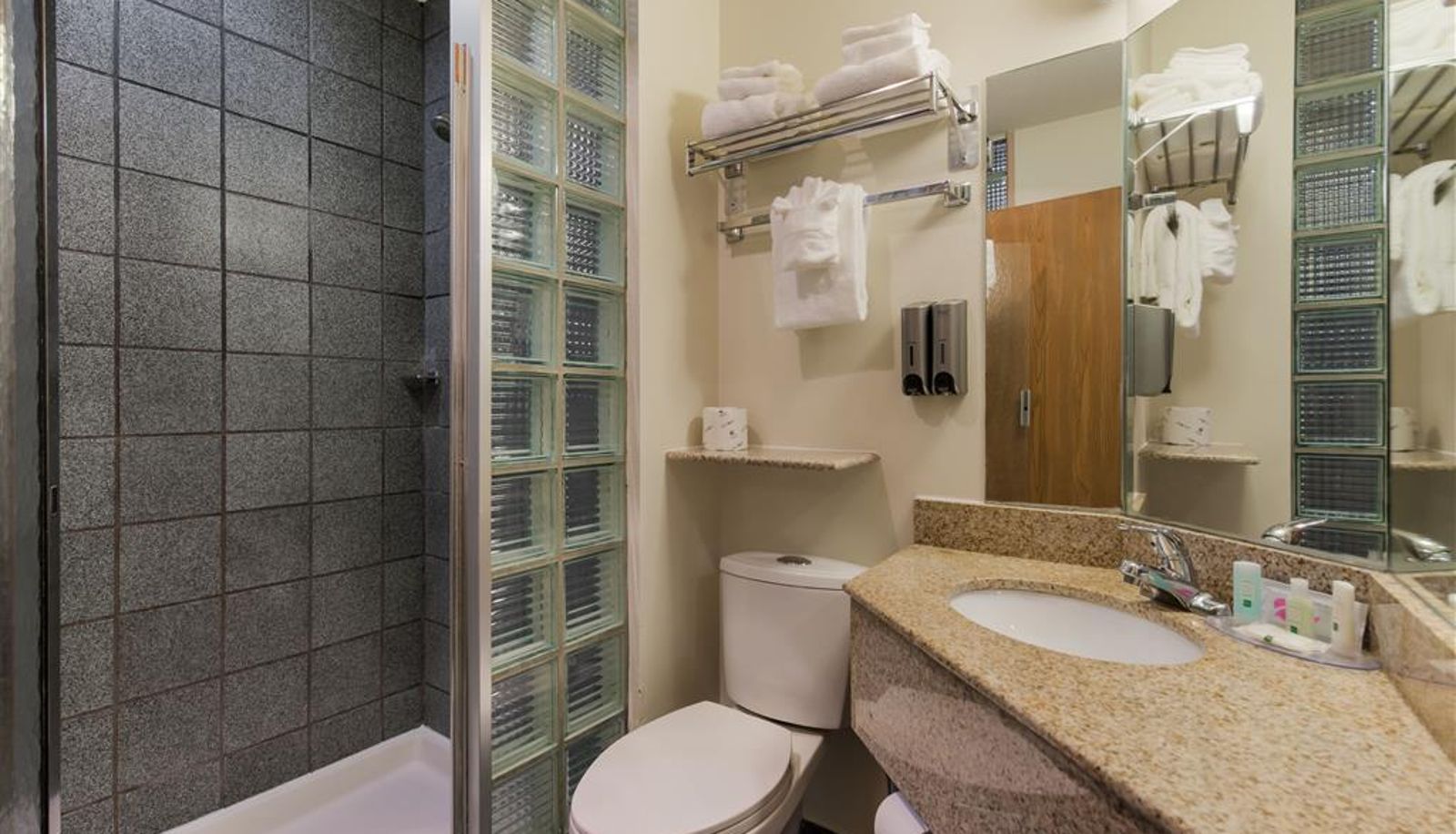 Zimmer - Quality Inn & Suites Red Wing