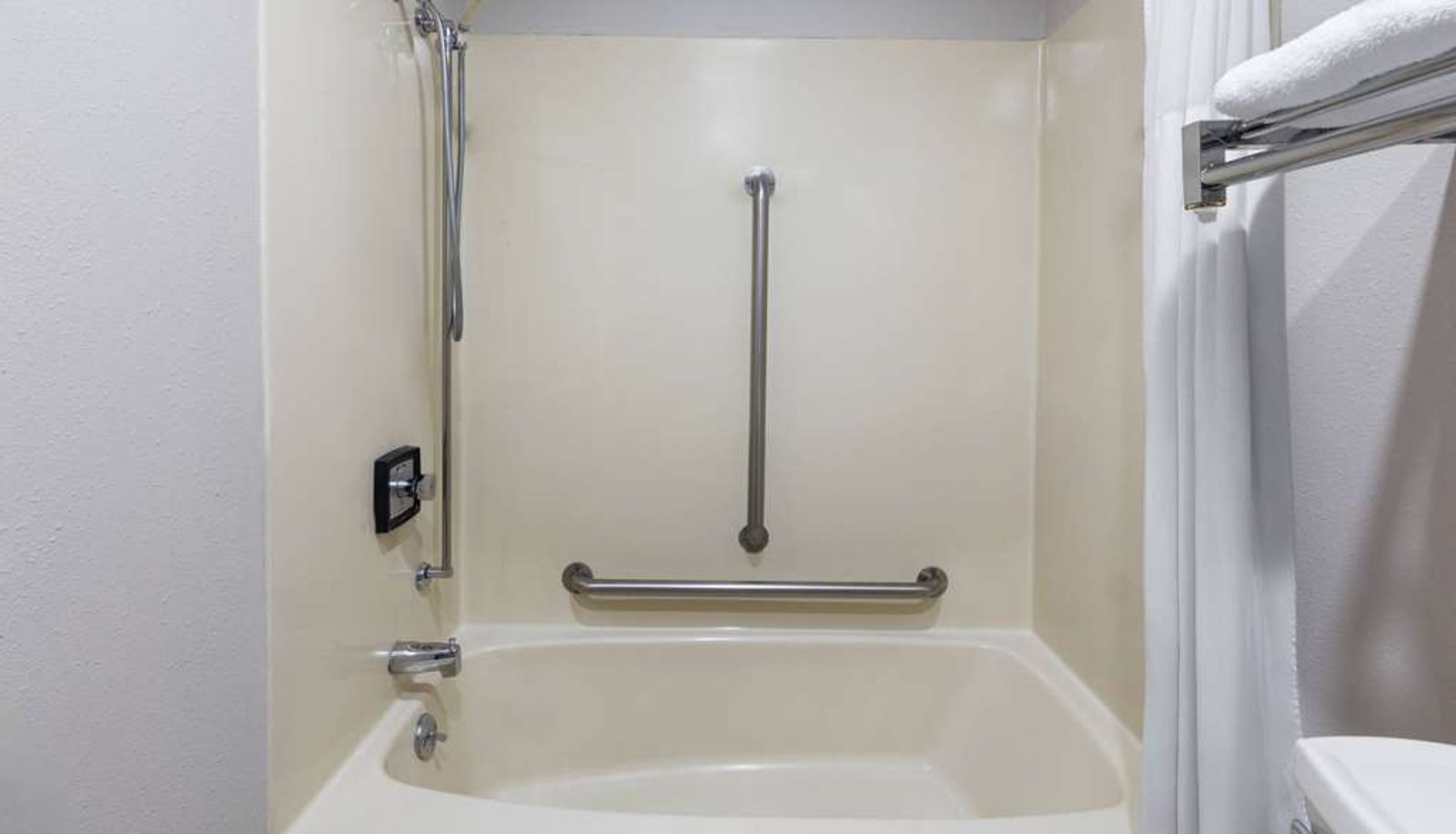 Habitación - Days Inn by Wyndham Hutchinson