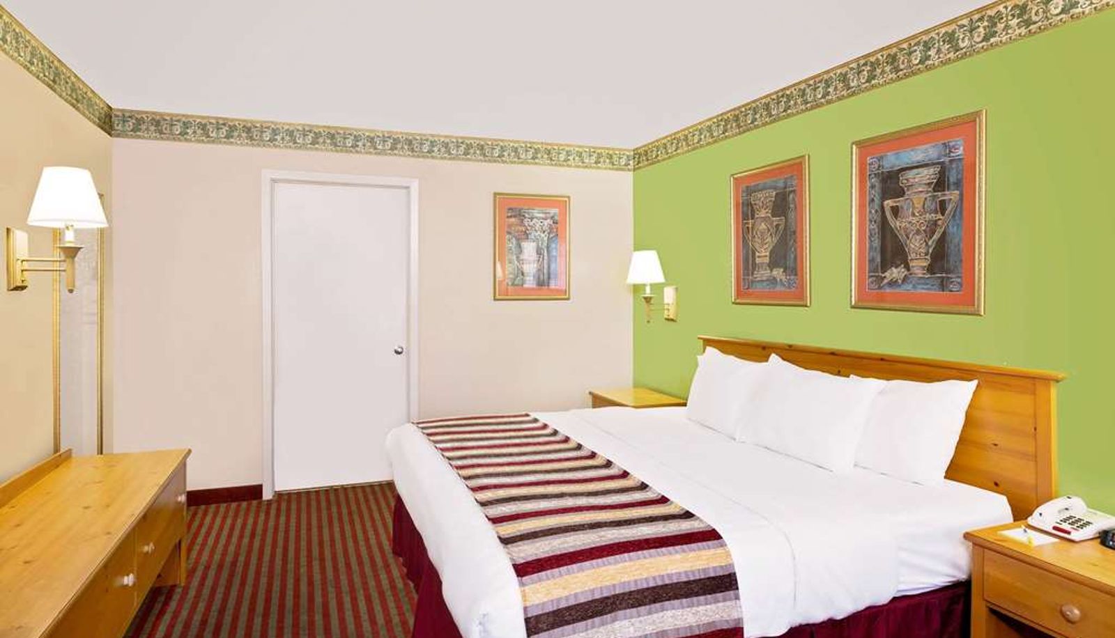 Kamer - Days Inn & Suites by Wyndham Starkville