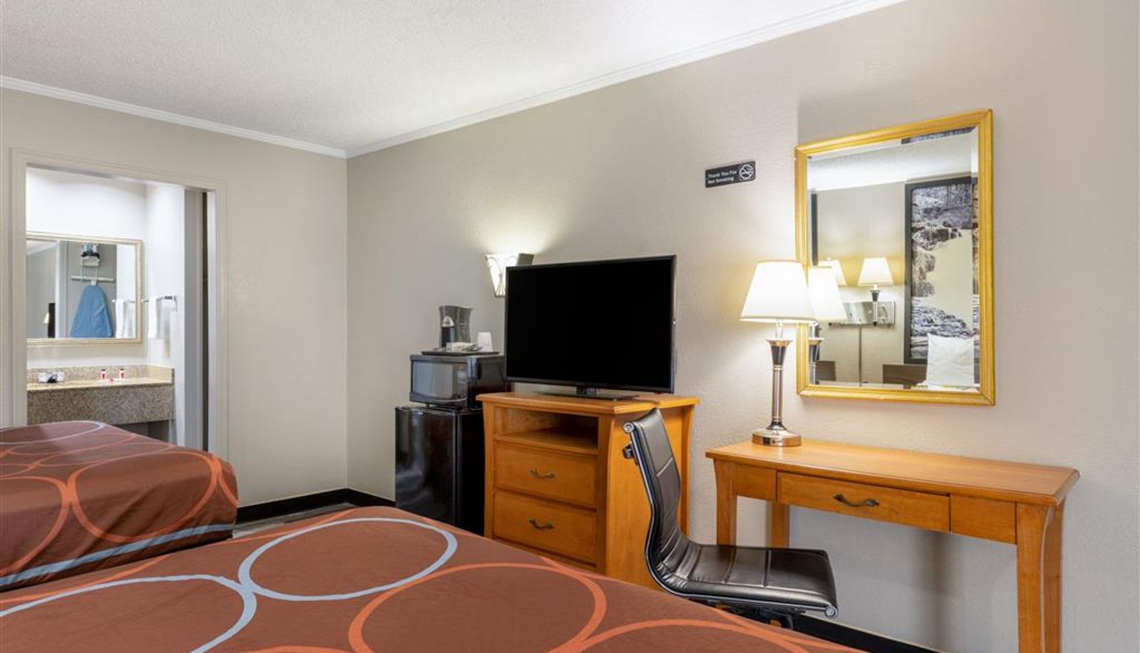 Room - Super 8 by Wyndham Kansas City Airport North