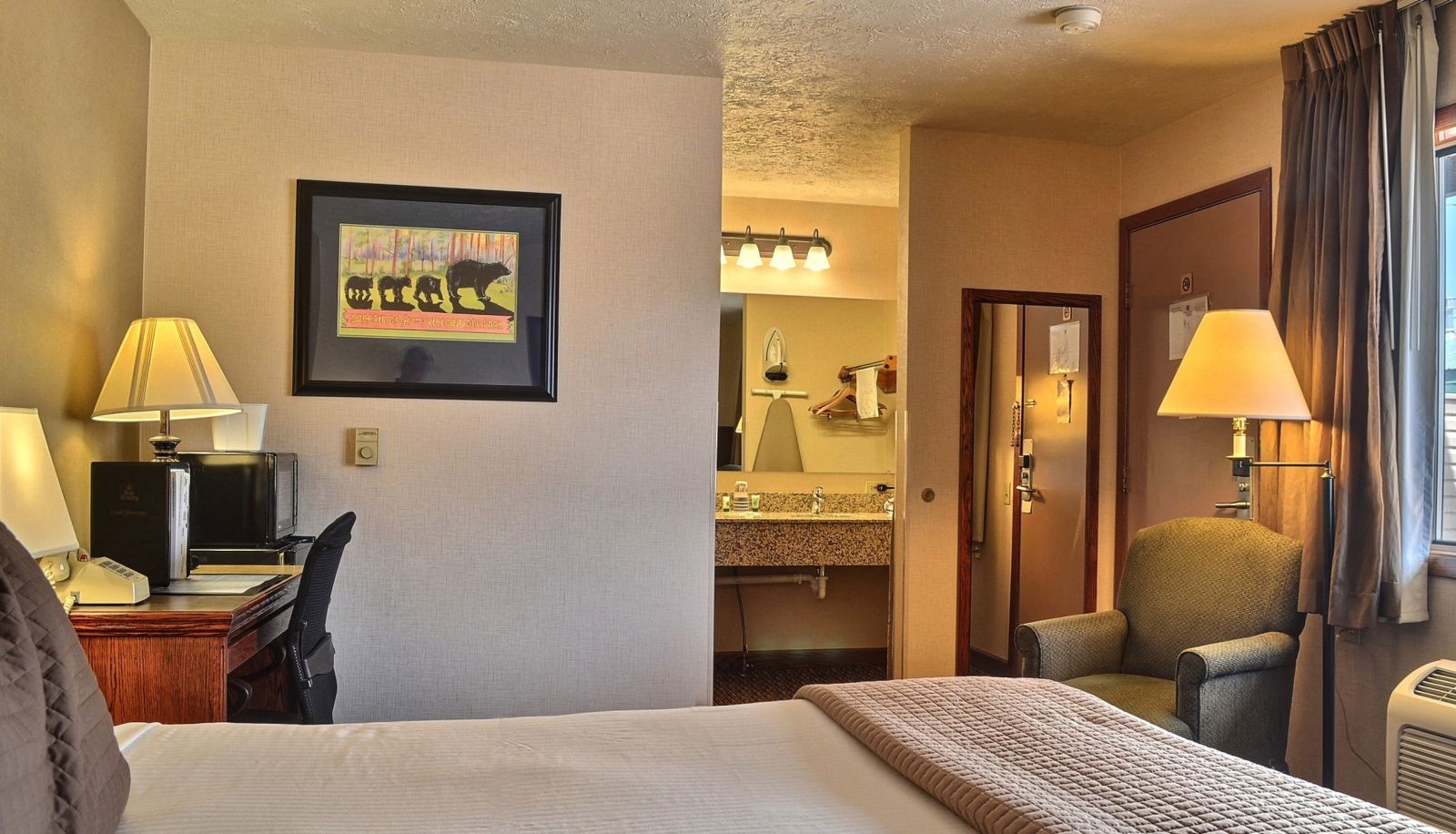 Zimmer - Crosswinds Inn