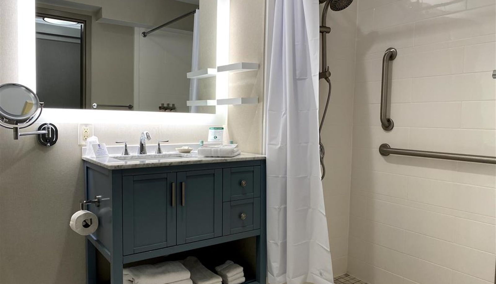 Kamer - The Hub Murray Hill BW Premier Collection