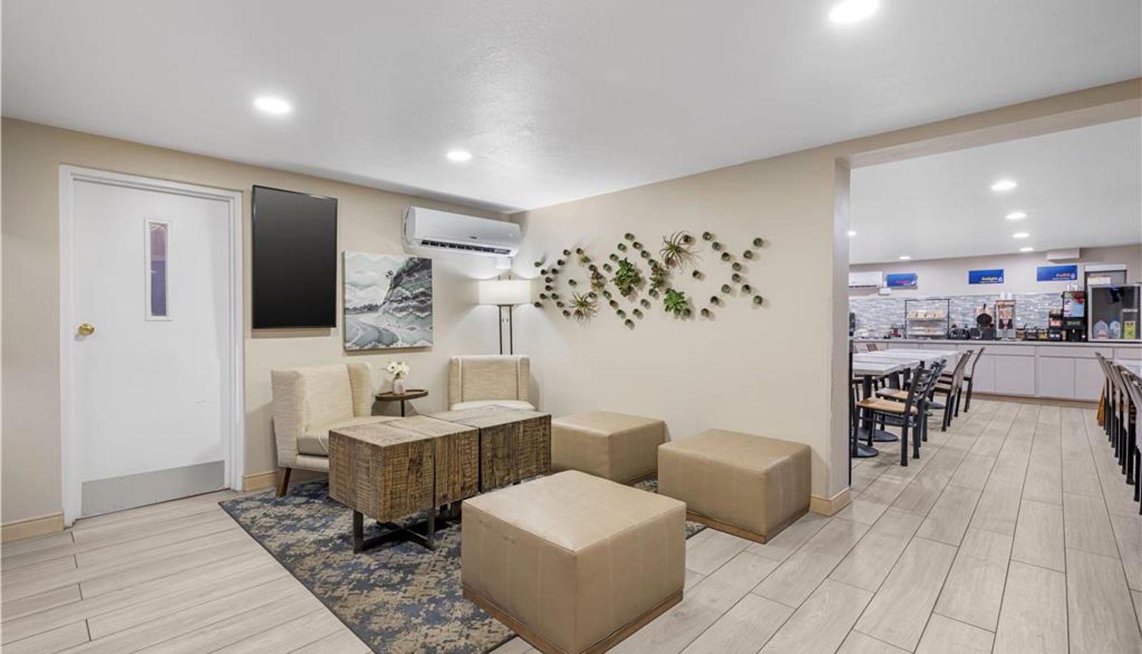 Hall - Best Western El Rancho Palacio