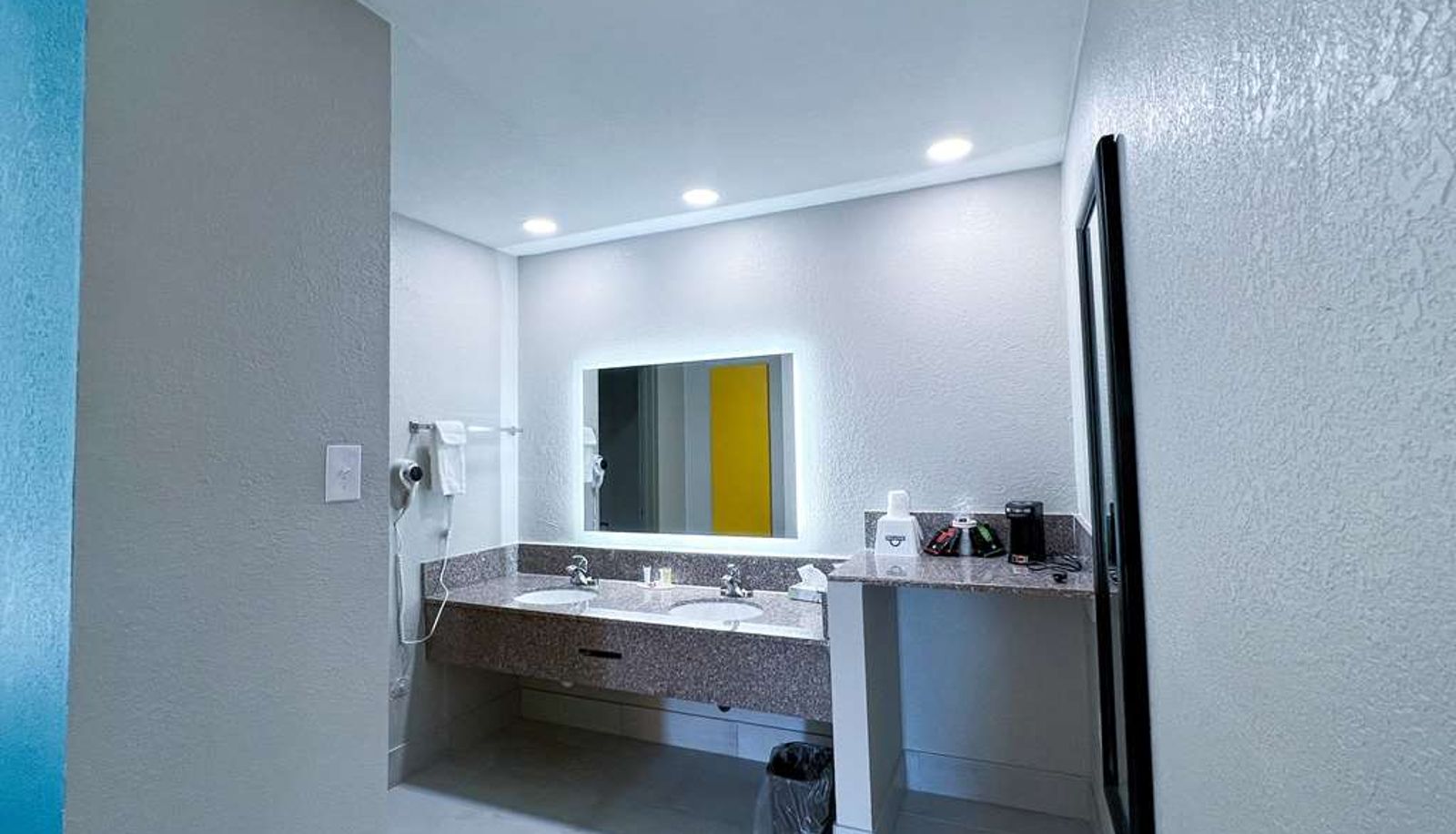 Zimmer - Days Inn & Suites by Wyndham Santa Rosa