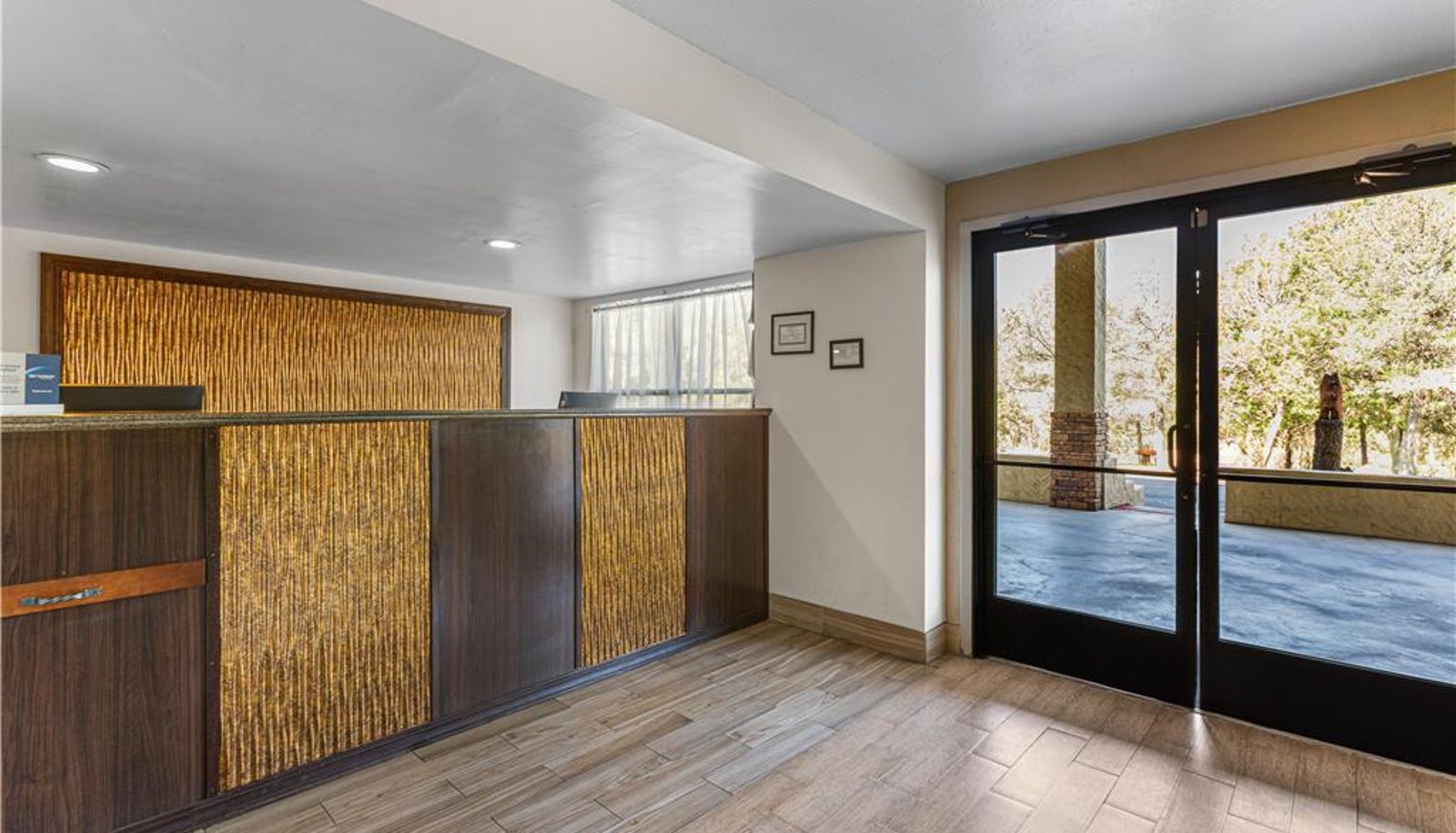Hal - Best Western Pine Springs Inn