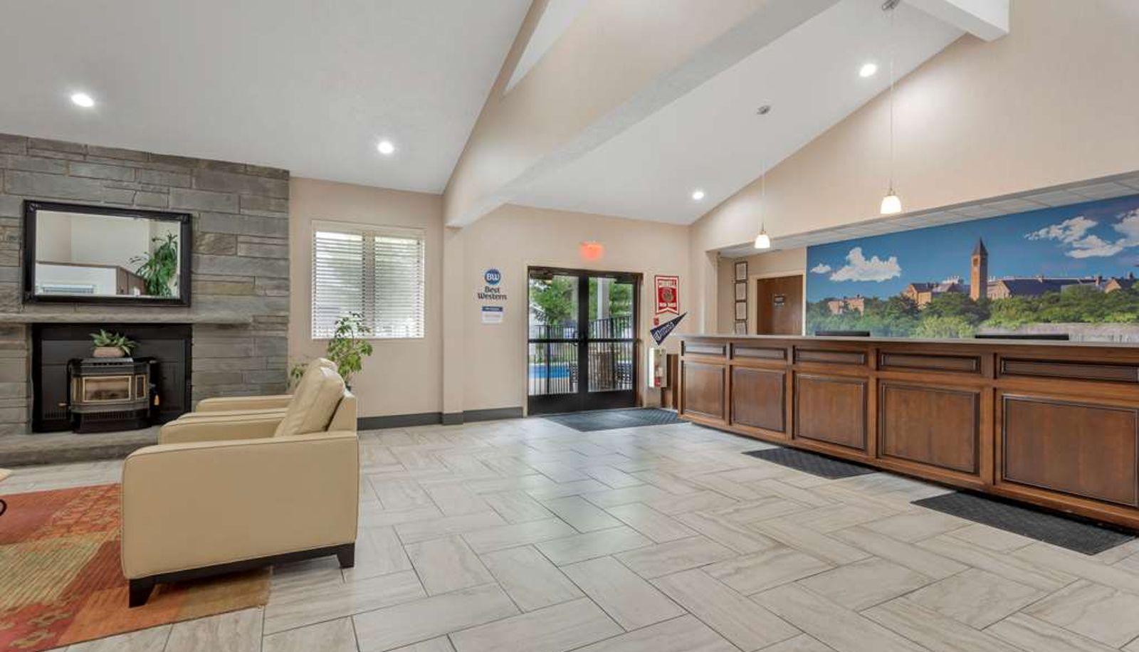 Hall - Best Western University Inn