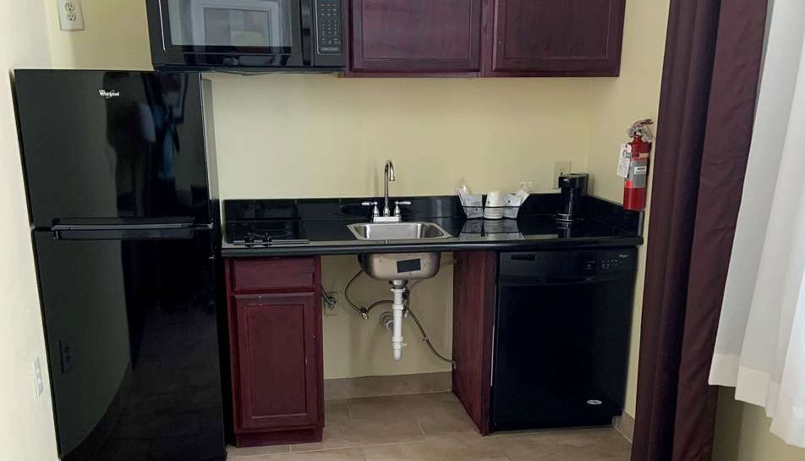 Habitación - Best Western Airport Inn & Suites Cleveland