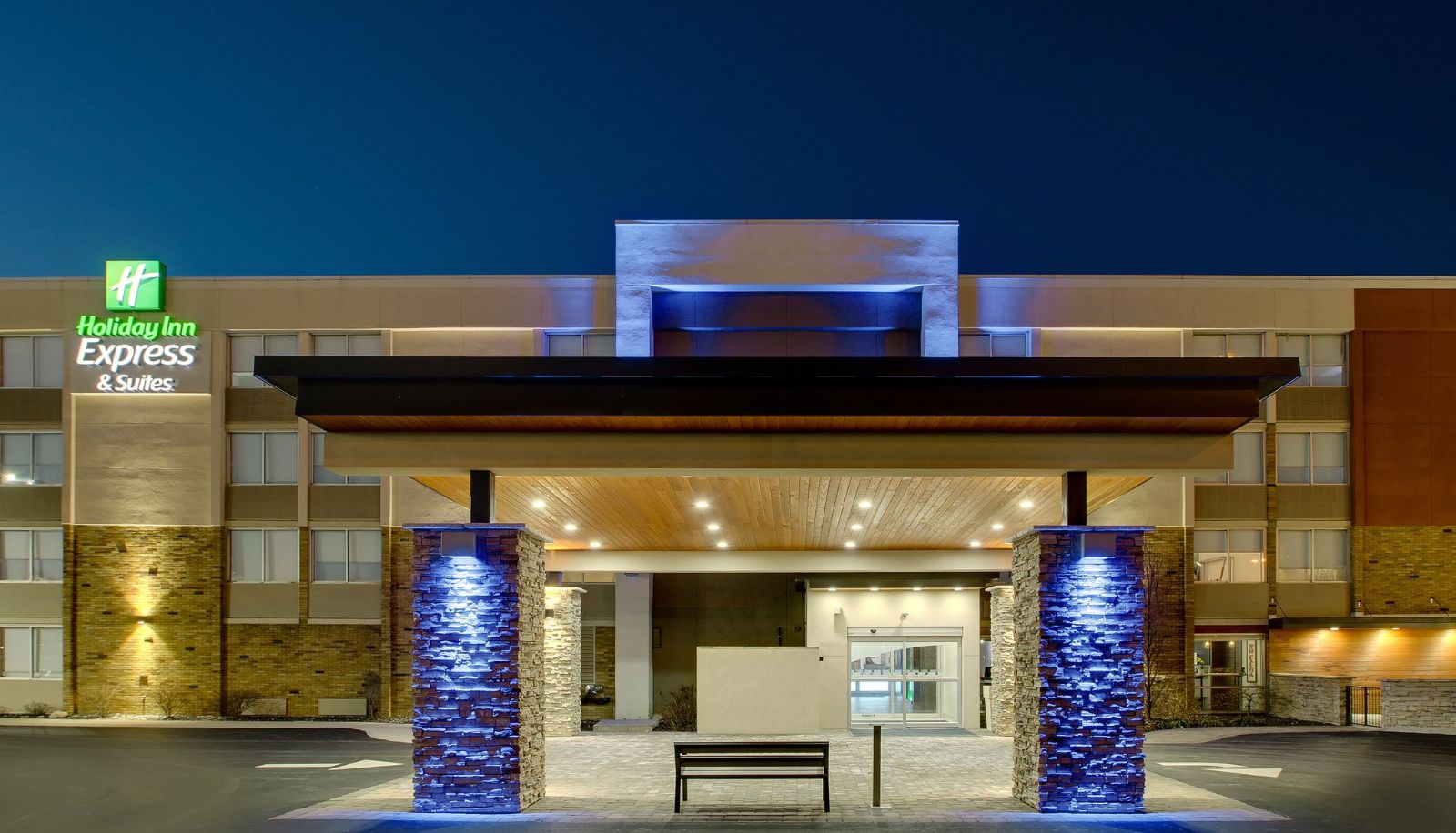 Info - Holiday Inn Express & Suites WAPAKONETA by IHG
