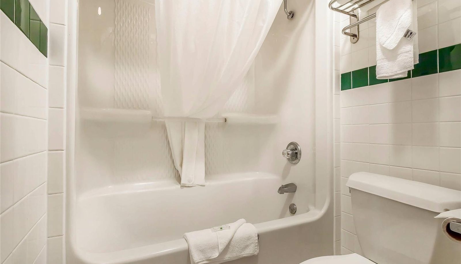 Zimmer - Quality Inn & Suites Owasso US-169