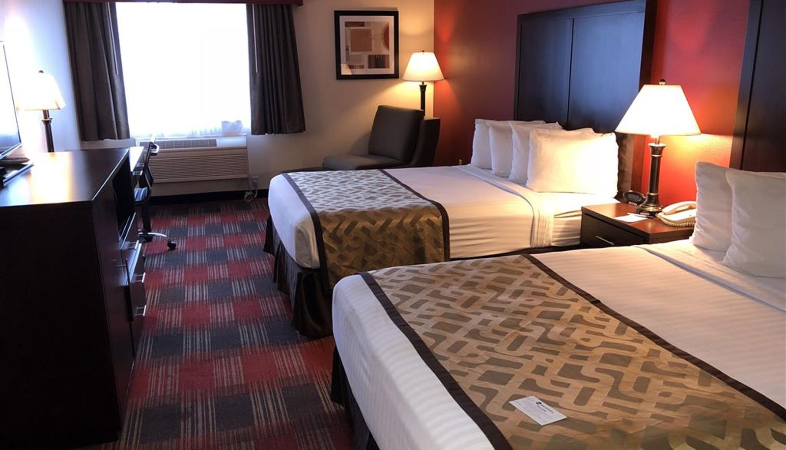 Room - Best Western Dallas Inn & Suites
