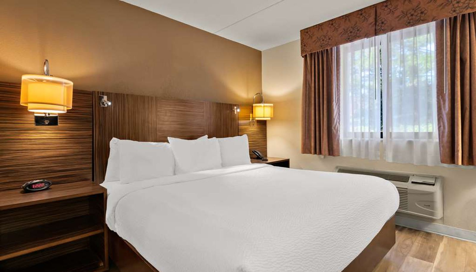 Room - Ramada by Wyndham Harrisburg/Hershey Area
