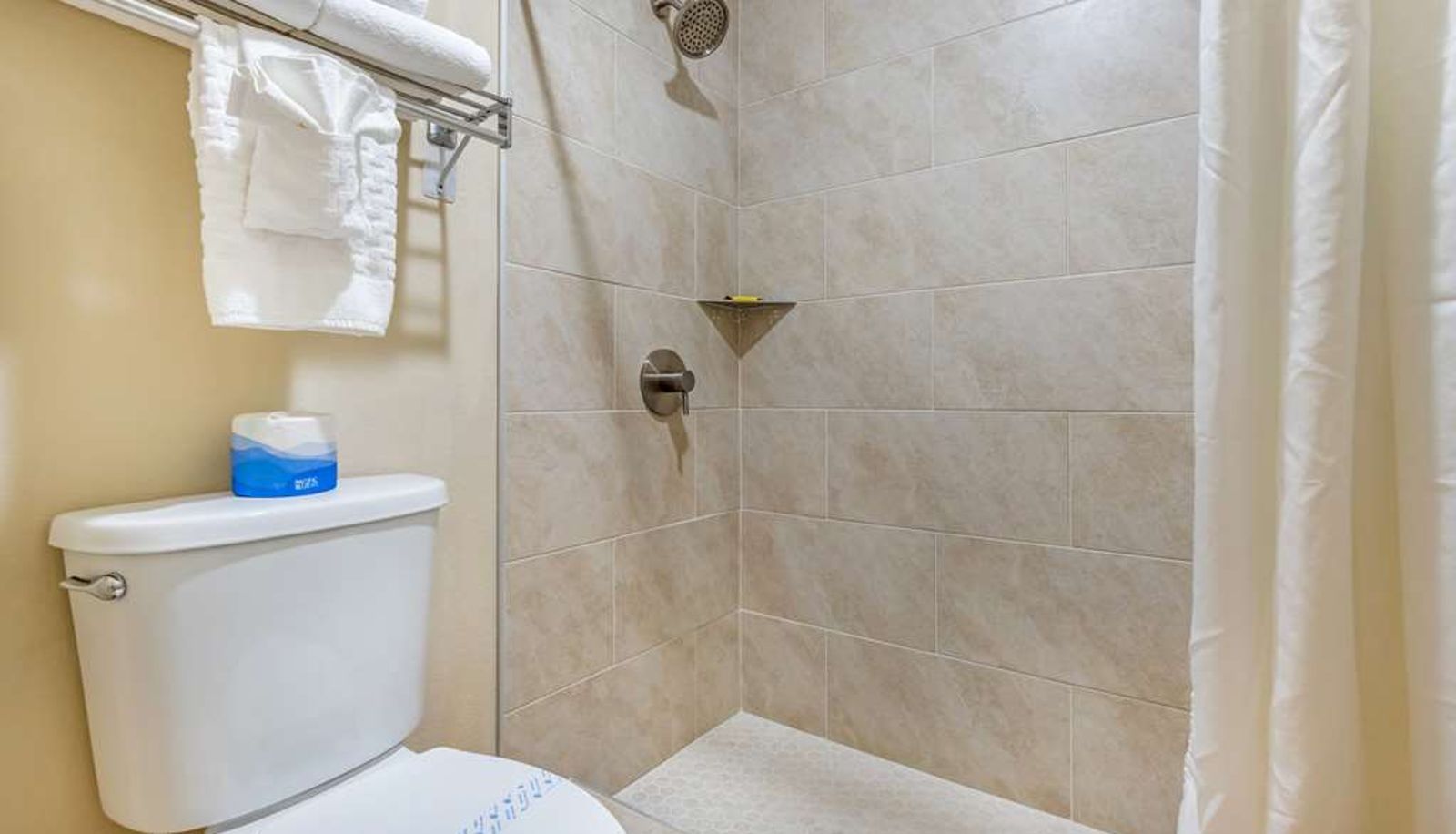 Room - Best Western Plus Santee Inn
