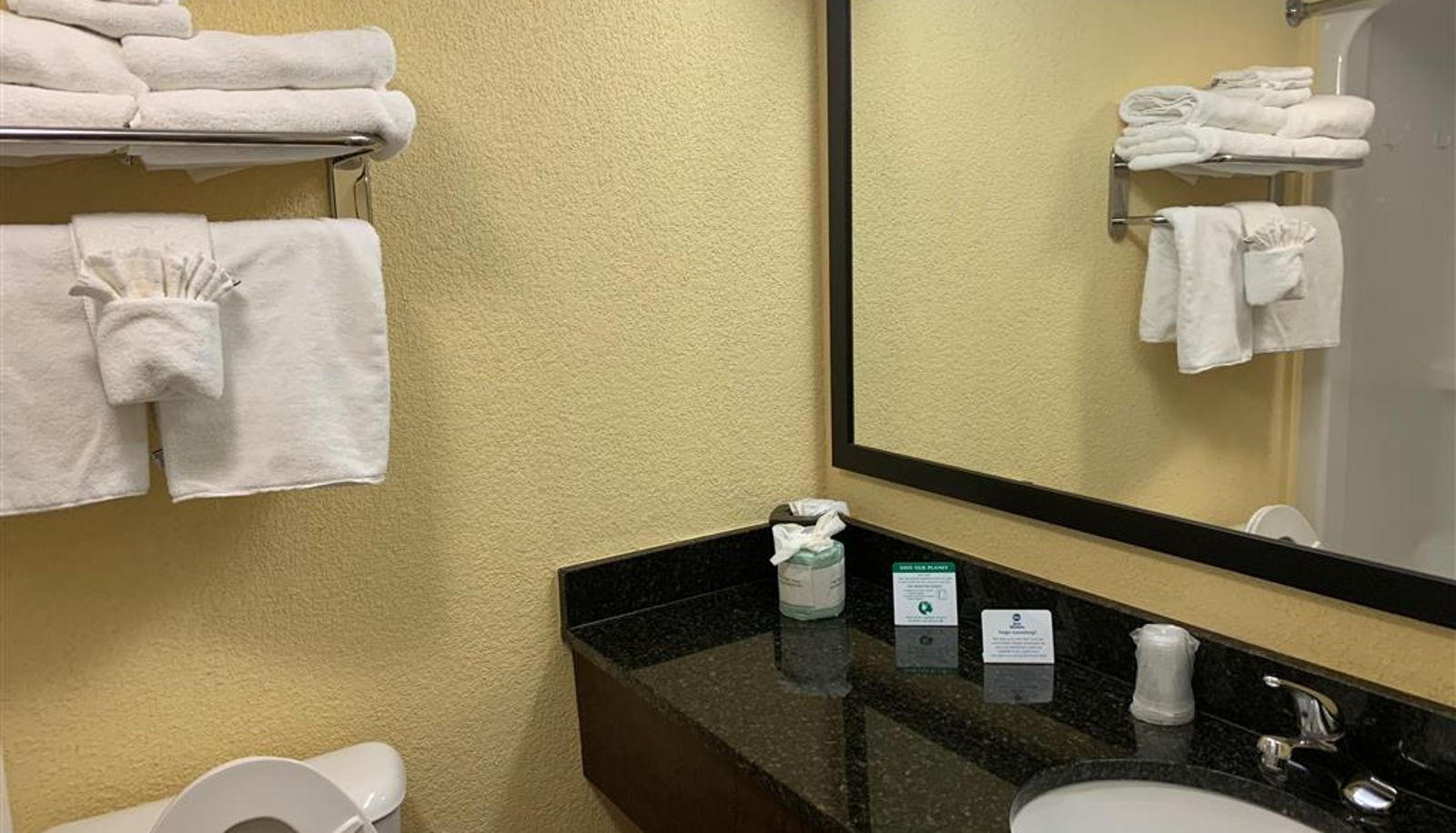 Zimmer - Best Western Ocean Sands Beach Resort