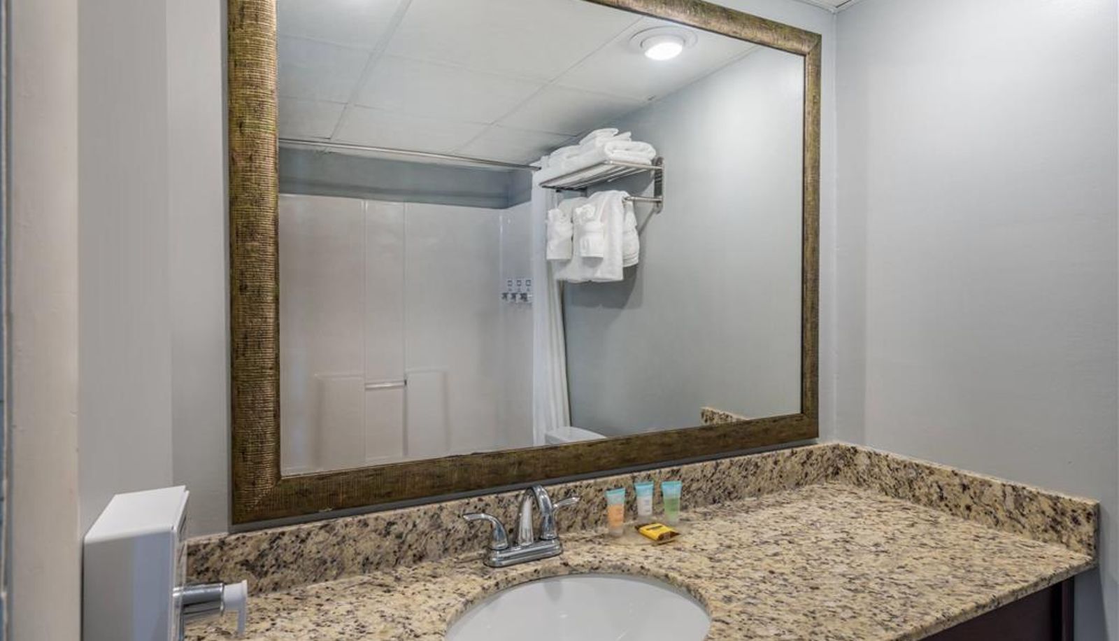 Kamer - Trademark Collection by Wyndham The Sandbar Hotel