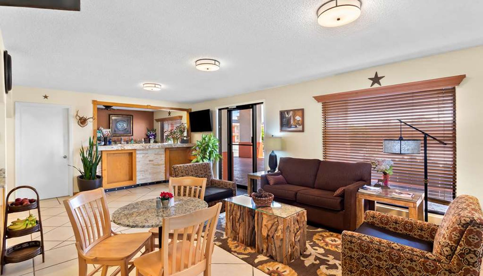 Hall - Best Western Llano