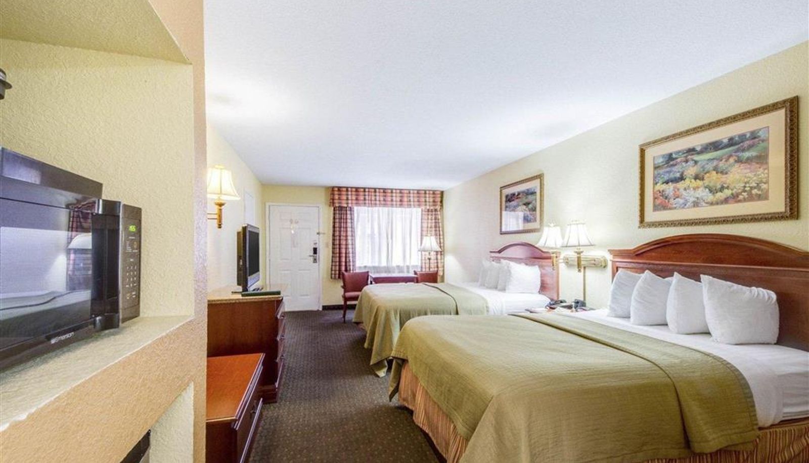 Room - Econo Lodge Inn & Suites Eagle Pass