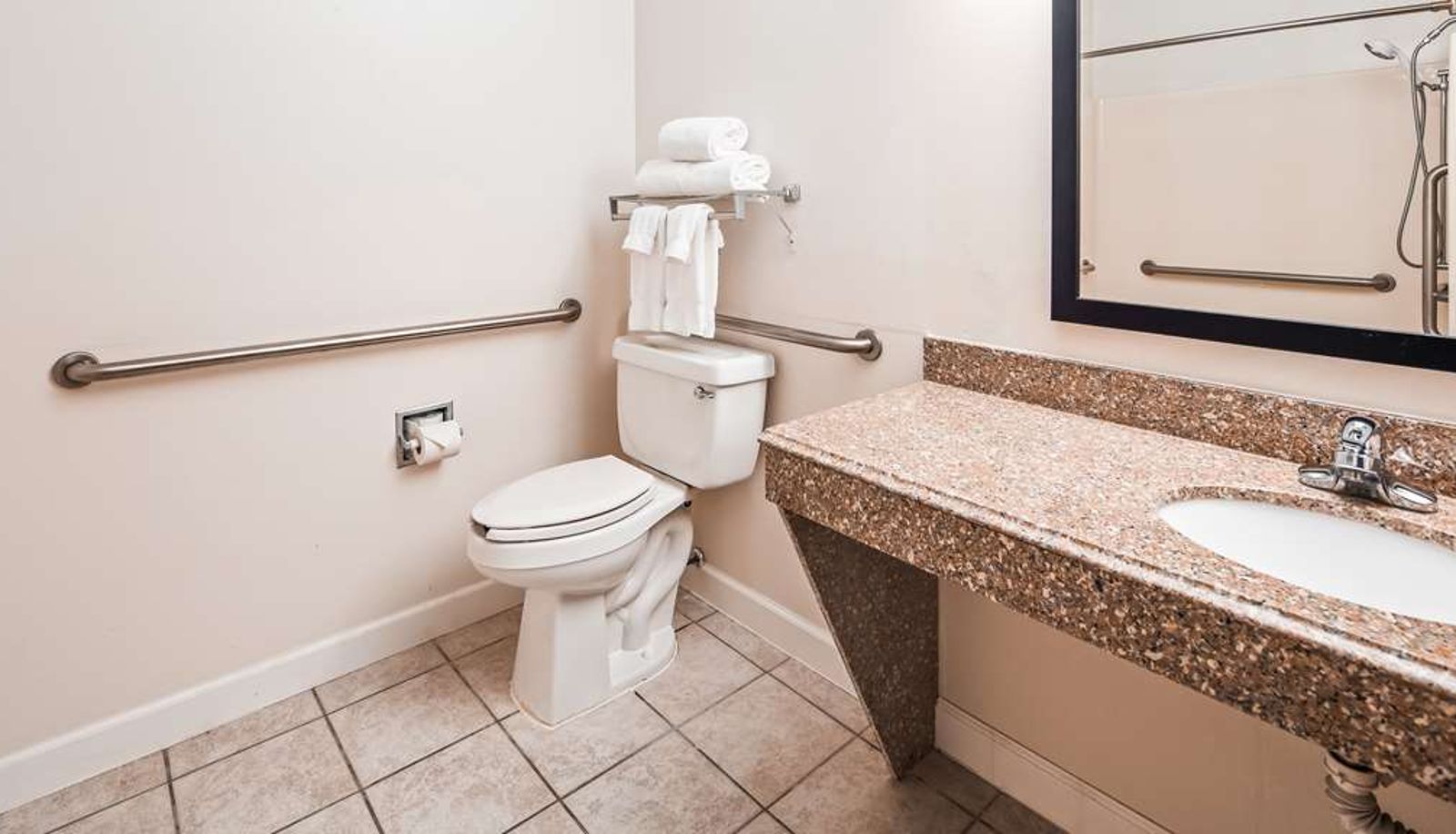 Room - Best Western Inn & Suites