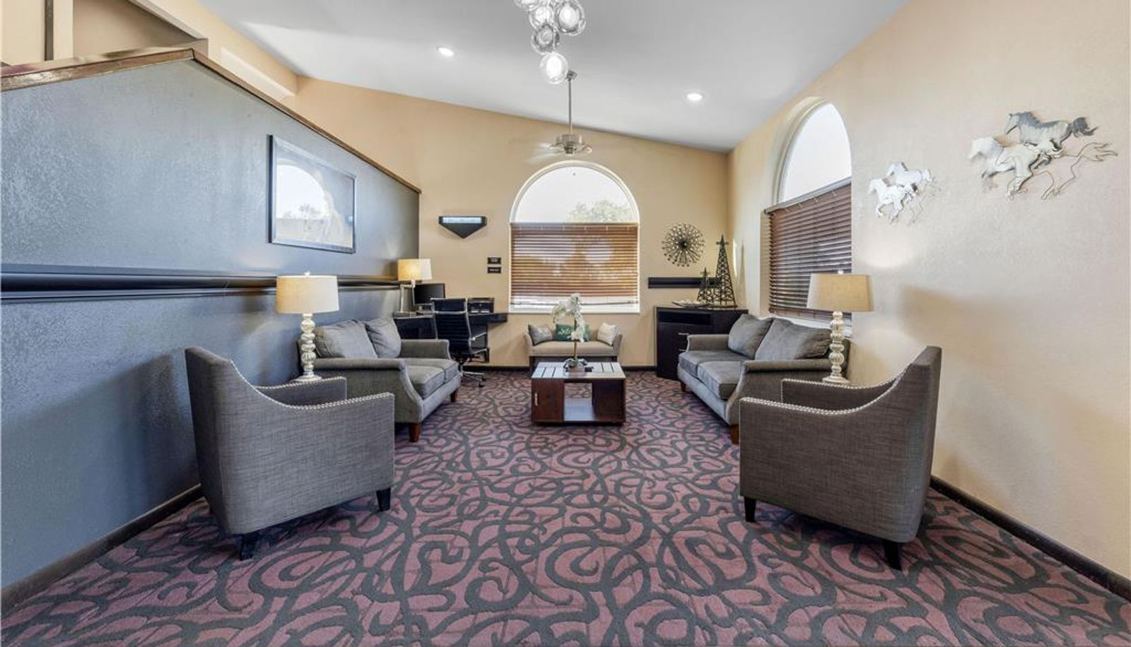 Hall - Best Western Borger Inn