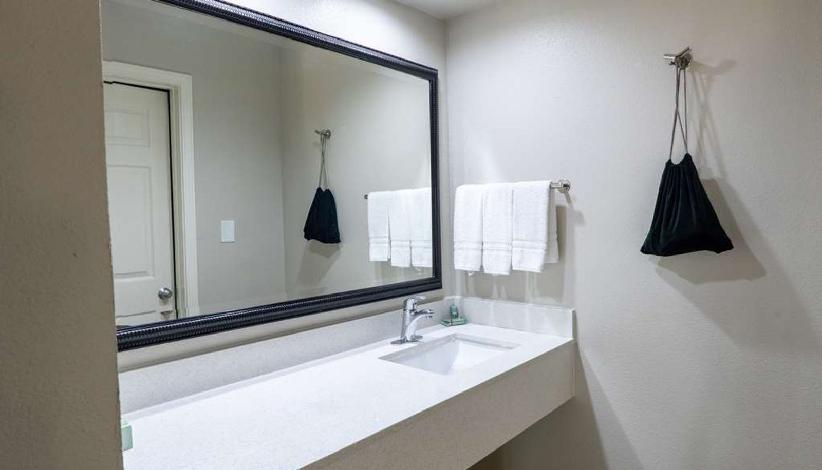 Room - Best Western Paradise Inn