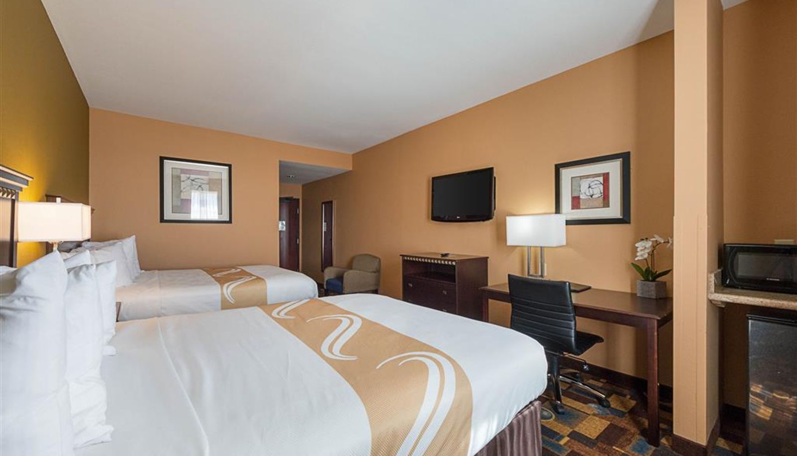 Room - Quality Inn & Suites Buda